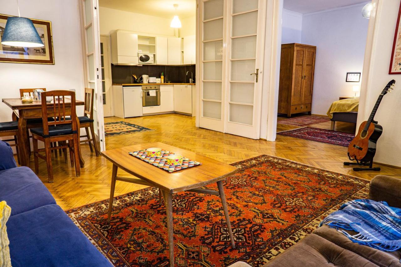 Ferienwohnung Bond & Sue Budapest Exterior foto